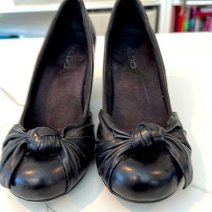 Aldo vintage black shoes with bows, size 6 1/2 (37).